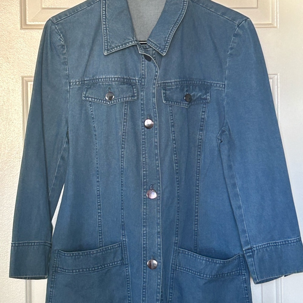 HUCKE jeans ladie’s jacket;size 10;100% cotton; worn once; good condition